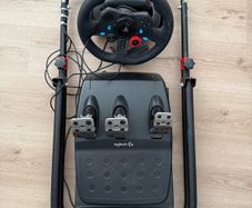 Logitech G29 Racing Wheel Pedals Stand Great Condition
