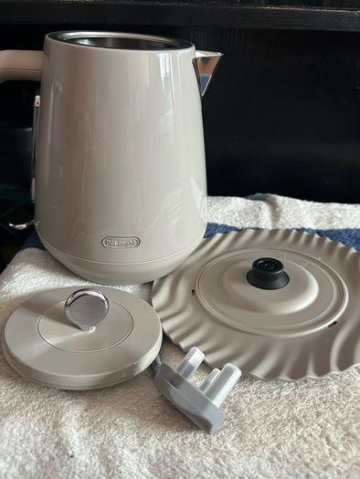 DeLonghi  Kettle 1,7 l
