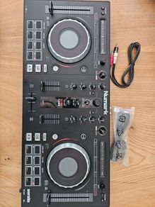 Numark Mixtrack Platinum DJ Controller Serato