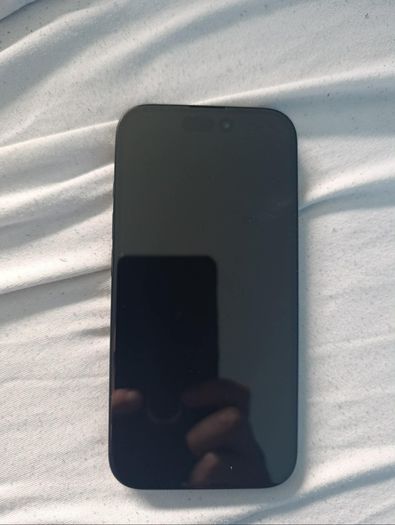 I phone 16 128gb Black ( Locked to three network)