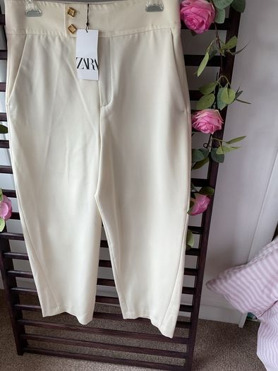 trousers Bnwt Zara cream barrel shape trousers size large