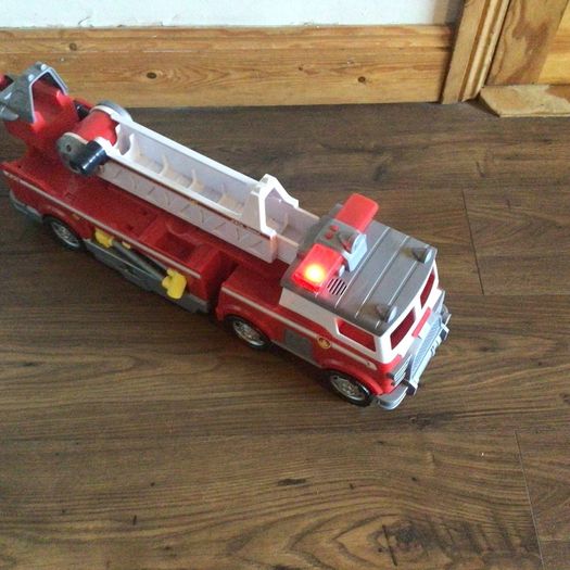 Paw Patrol Large Fire Marshall Fire Truck Lights and Sounds w/Figure