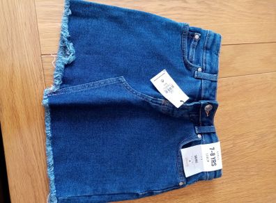 bnwt 7-8yrs denim skirt (9euro)