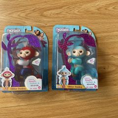 Fingerlings Toys- set of Glitter Monkeys