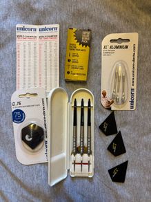 Unicorn Darts set & accessories