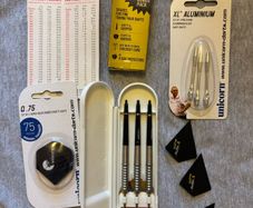 Unicorn Darts set & accessories