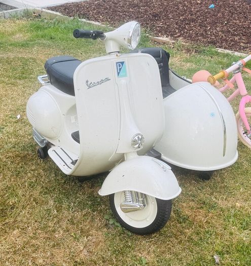 Peg Perego Vespa Scooter with Sidecar  Needs Batt