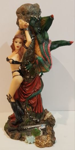 Dungeons & Dragons style large figurines X3