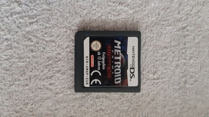 Nintendo DS Game Metroid Prime Hunters and Metroid Prime Hunters: First Strike
