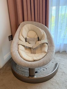 Nuna leaf grow bouncer - sand