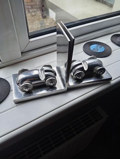 2 aluminum bookends