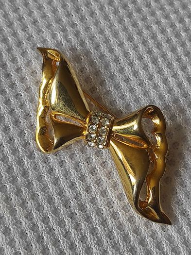 brooch