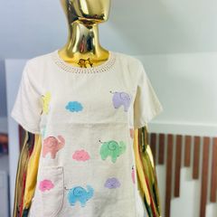 Textured cotton-linen blend top with prints and a cute little pocket detail. Pair it with your favorite denim shorts for an instant casual-cool look.