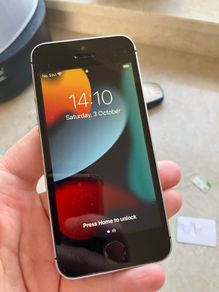 iPhone SE (Sim Free unlocked)