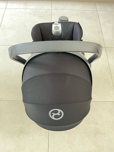 Cybex Cloud Car Seat with 360 Swivel Isofix Base