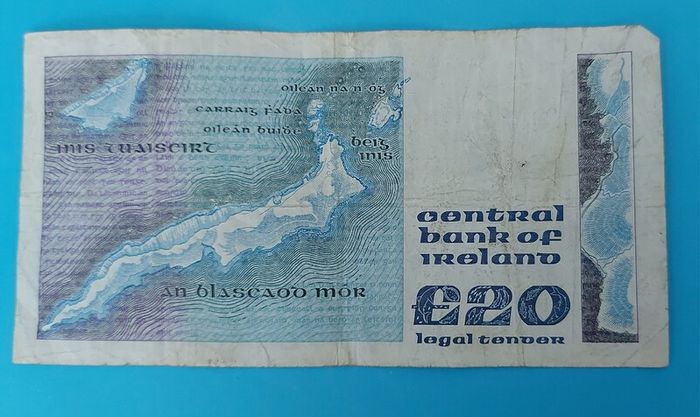 Irish 1990 Twenty Pound "YEATS"  banknot in V.Fine  condition
