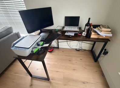corner desk