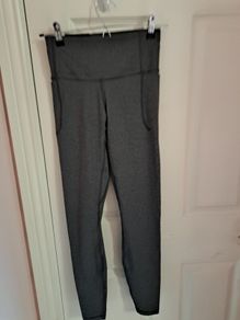 womens UnderArmour leggings