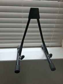 guitars stand
