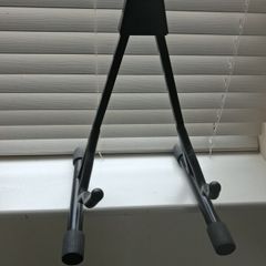 guitars stand