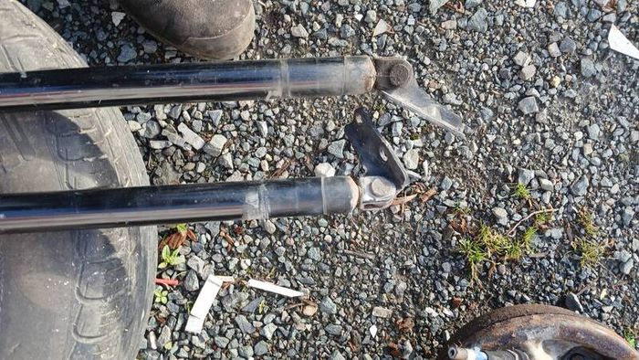 hiace van rear door struts