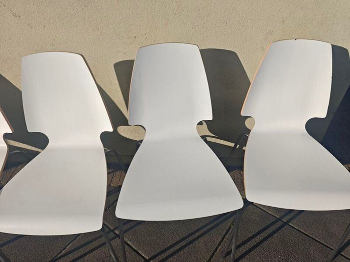 6 IKEA Vilmar stackable chairs - white