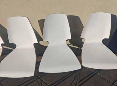 6 IKEA Vilmar stackable chairs - white