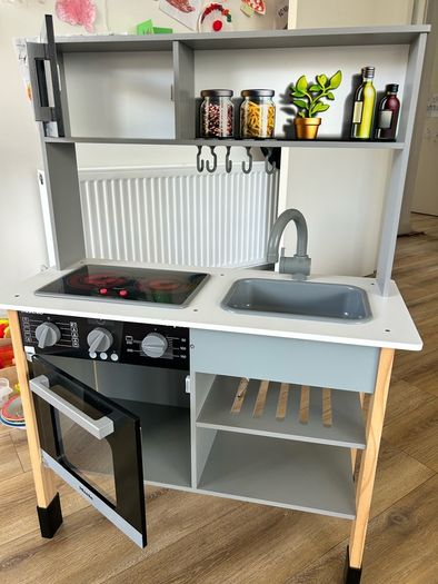 Play Kitchen