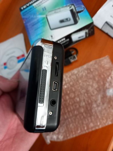 2 wireless optical mouses & portable cassette converter