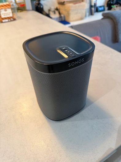 Sonos Play:1 black speaker (please read)