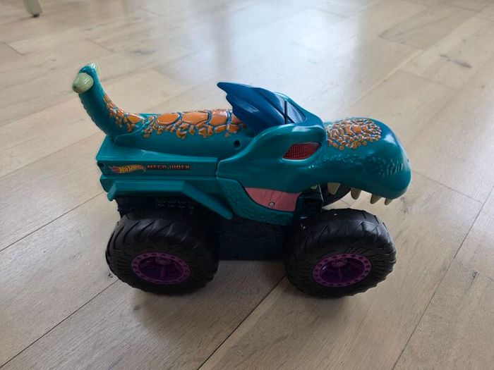 hot wheels mega wrex