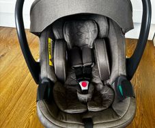 Egg car seat and base