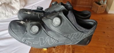 s works ares shoes 46