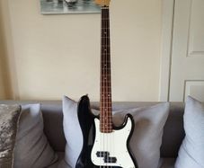 Squier precision bass