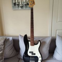 Squier precision bass