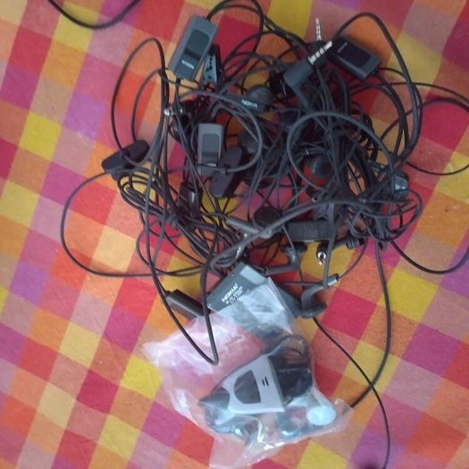 Job lot Nokia phones, chargers and cables