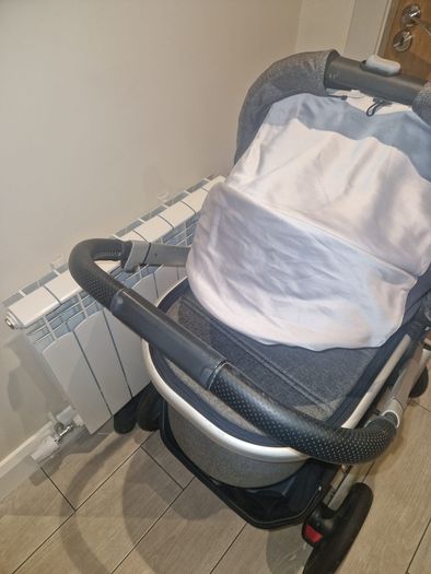 Amaizing  Condition Uppababy Vista  V2 travwl system