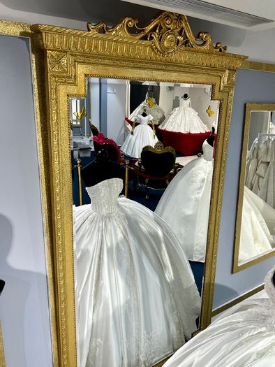 MUST GO! Vintage Style Throne, Chairs (big&small), Mirrors & Flower Arch - QUICK SALE!