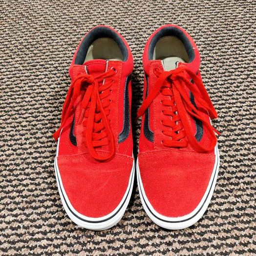 Red Vans Old Skool Size 8 (EU 42)