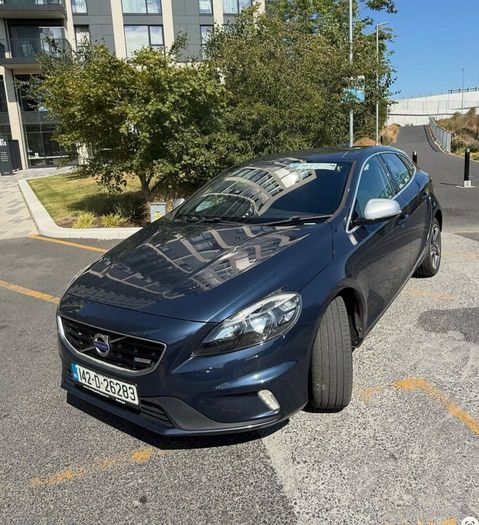 Volvo (2014) V40 D3 R-design Automatic  161k Km