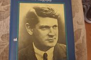 Micheal Collins. A Biography. By Tim Pat Coogan. Signed First Edition Hardback With Dustjacket In Very Good Condition.