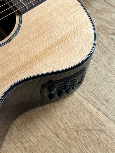 Electric acoustic left handed guitar