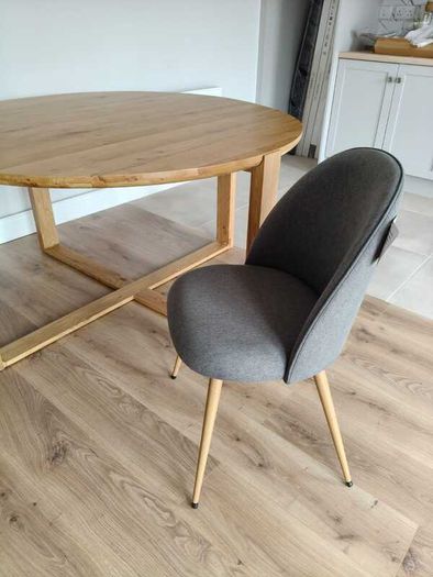 EZ Living solid wood round dining table 160 cm