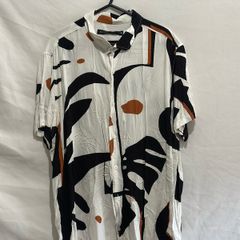 short-sleeve button-down casual shirt