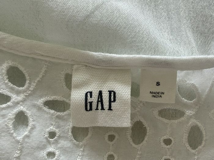 Ladies White Cotton Broderie Blouse from GAP