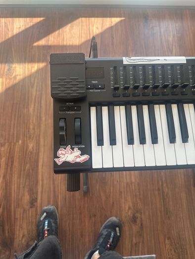 Novation Launchkey 48 + Yamaha Sustain Pedal and Keyboard Stand