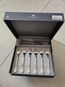 New Newgrange Living Stiletto Cake Slice with 6 Pastry Forks
