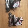 Pink rollerblades Image 2