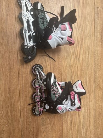 Pink rollerblades