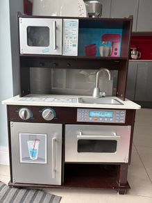 Toy kitchen / FREE